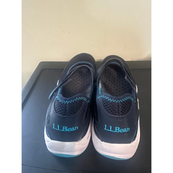 L.L. BEAN Women's size 9.5M
Navy Blue Slip-on Mesh Shoes
Sneakers w/ 2 Straps EC - Picture 5 of 6